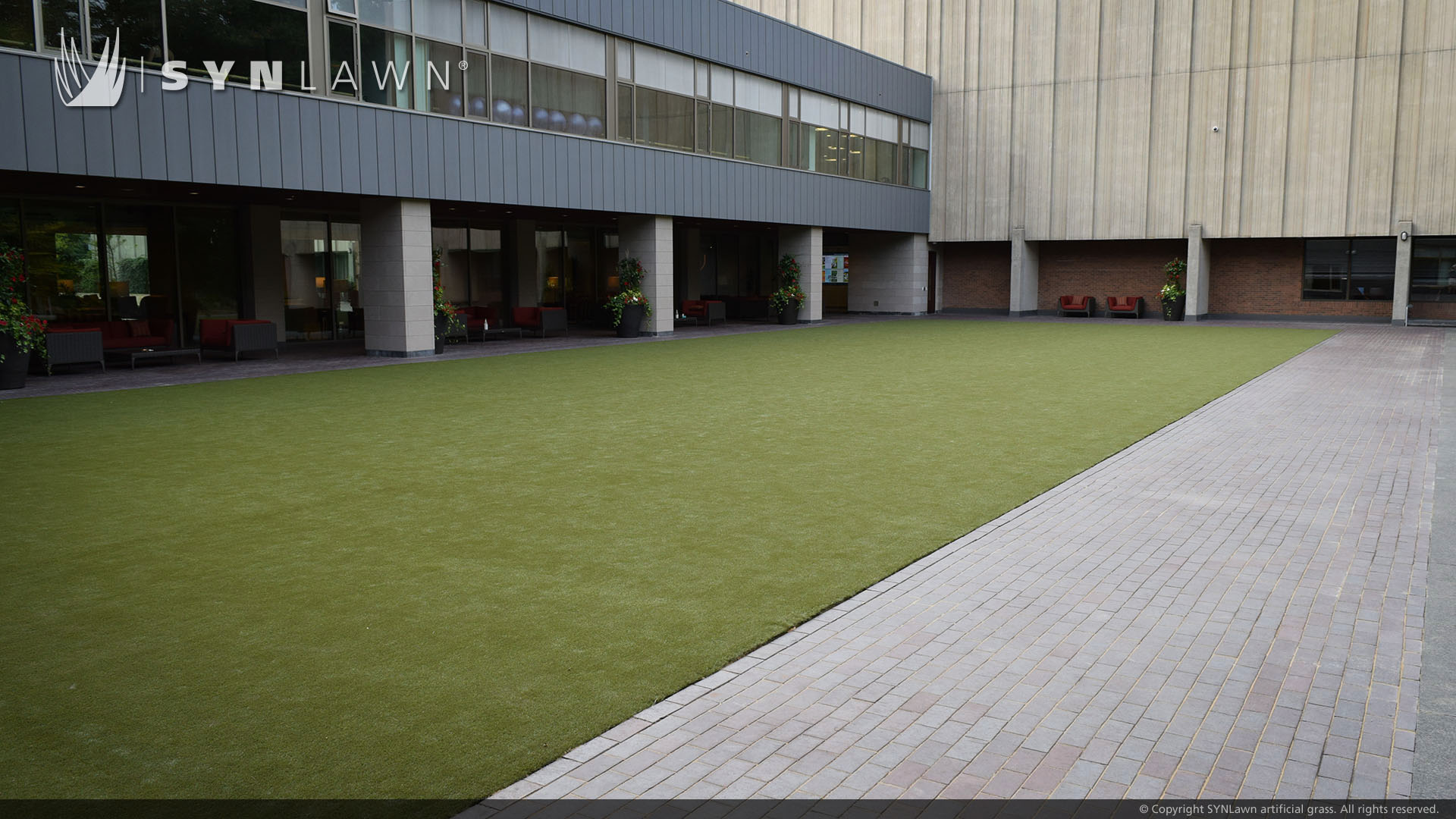 SYNLawn-artificial-grass-commercial-business-common-area-landscape.jpg