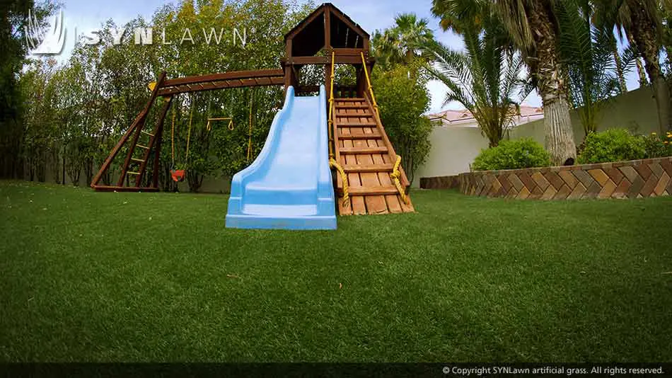 artificial-grass-for-play-areas-012.jpg.webp